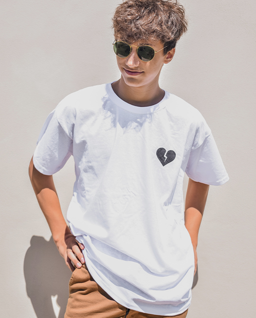 ผ้าเสื้อยืดคืออะไร? คู่มือฉบับสมบูรณ์เกี่ยวกับประเภท GSM และคุณภาพ
